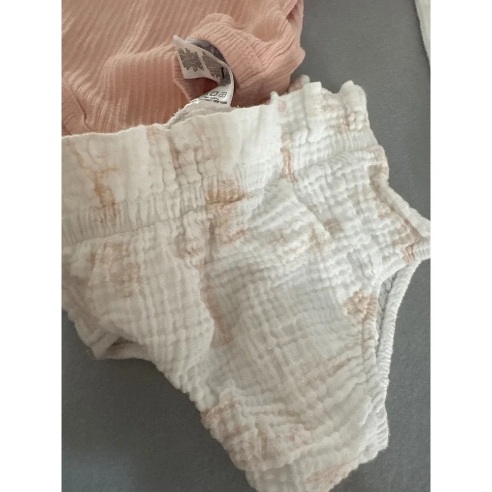 Rachel Zoe Baby 4 Piece Set Bodysuit Shorts Headband Socks Rose Pink 18M NEW